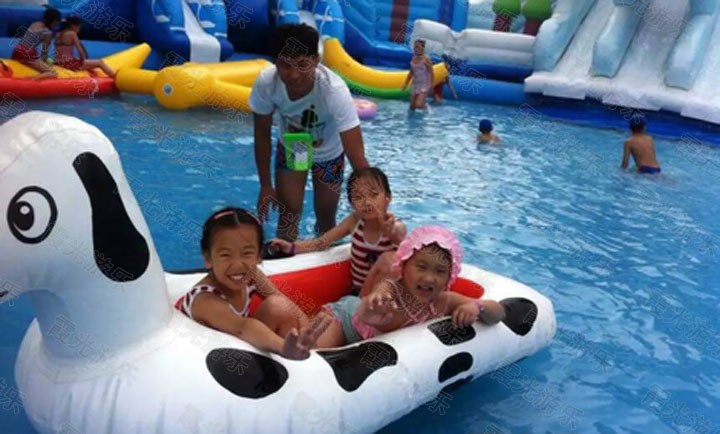 雨城儿童游泳池